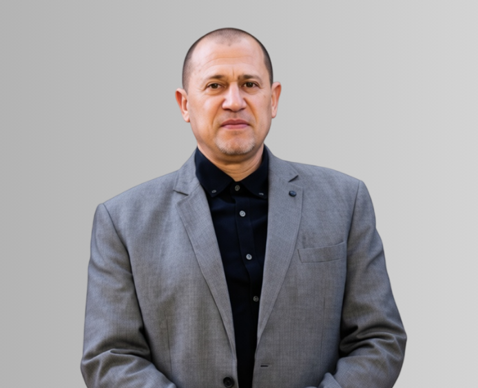 الأستاذ طارق الحشاني